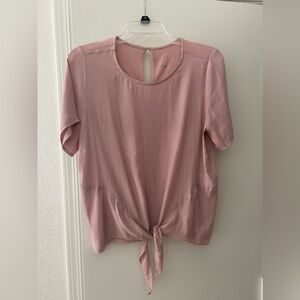 A New Day Light Pink Short Sleeve Tie Front Top Shirt. Size Medium.